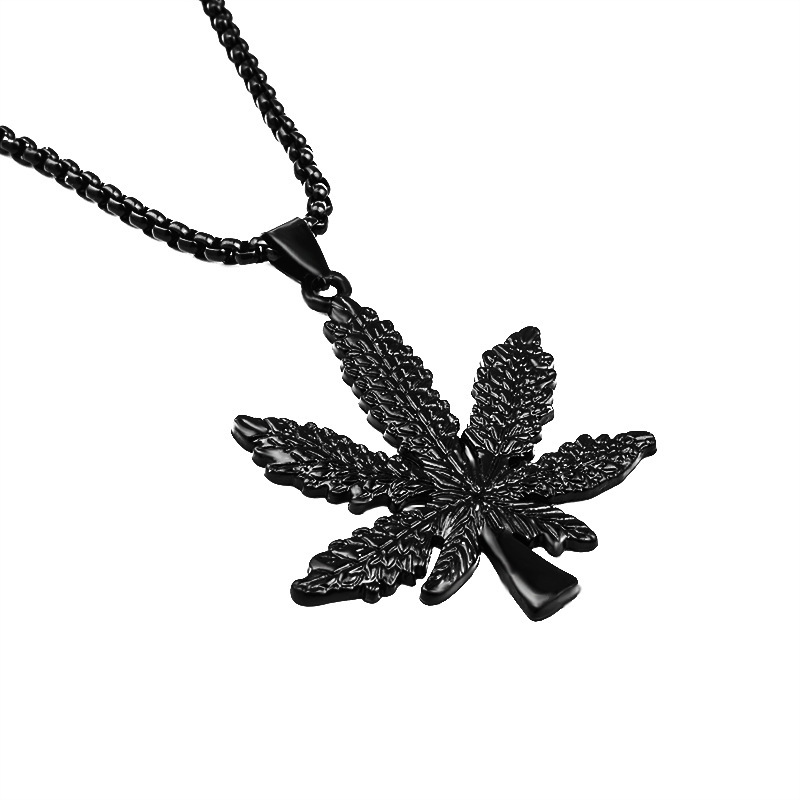 2023 Dominant Wish Popular Big Leaf Maple Leaf Pendant Necklace Long Women's Sweater Chain Cross Border E-Commerce Wholesale