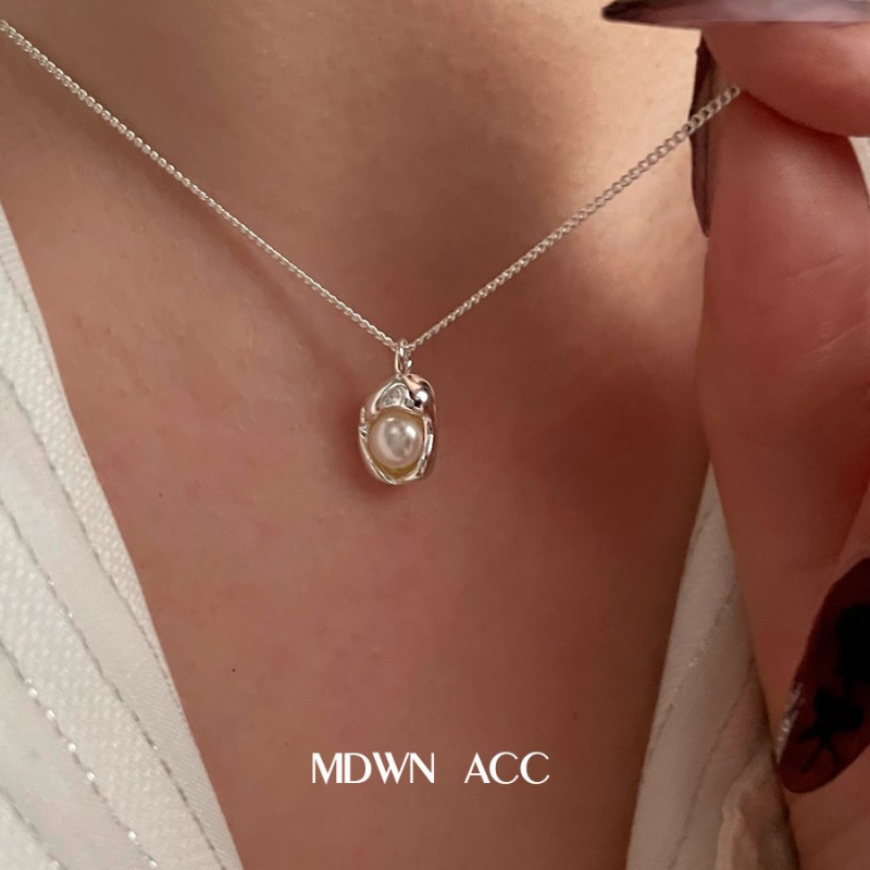 Korean Version S925 Silver Temperament Water Drop Necklace, Women's Retro Fashion, Elegant And Simple Collarbone Chain, Creative And Artistic Jewelry Trend