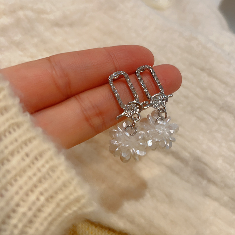 925 Silver Needle Placed On The Ground Stall Night Market Supply Source Earrings Female Korean Fashion Network Popular Live Broadcast Popular Earrings Earrings Wholesale