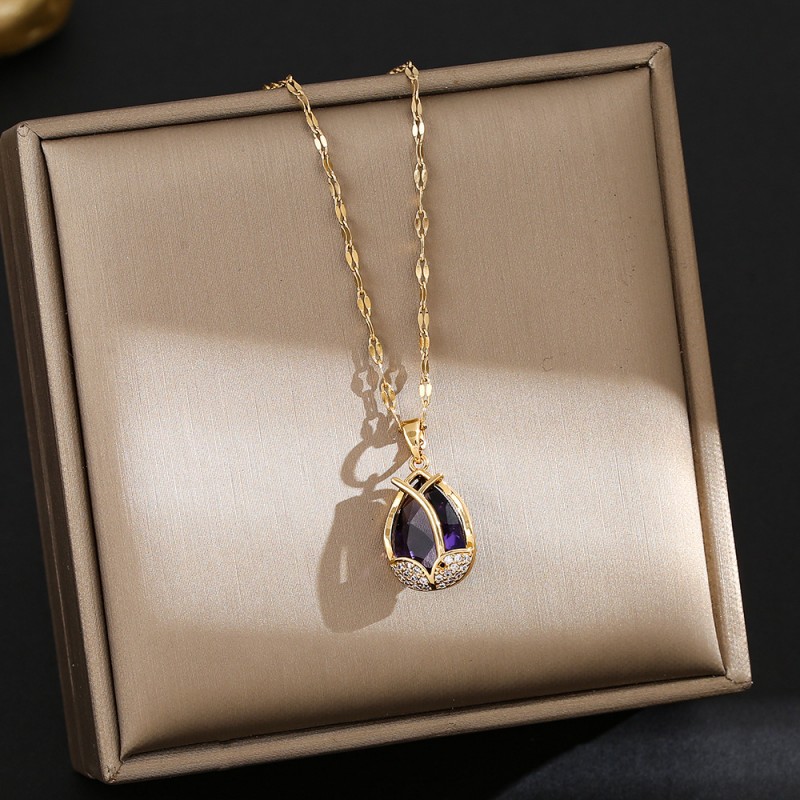 Internet Celebrity Fashion Titanium Steel Necklace For Female Niche, High-End And Durable Collarbone Chain, Light Luxury And Versatile Four Leaf Grass Jewelry