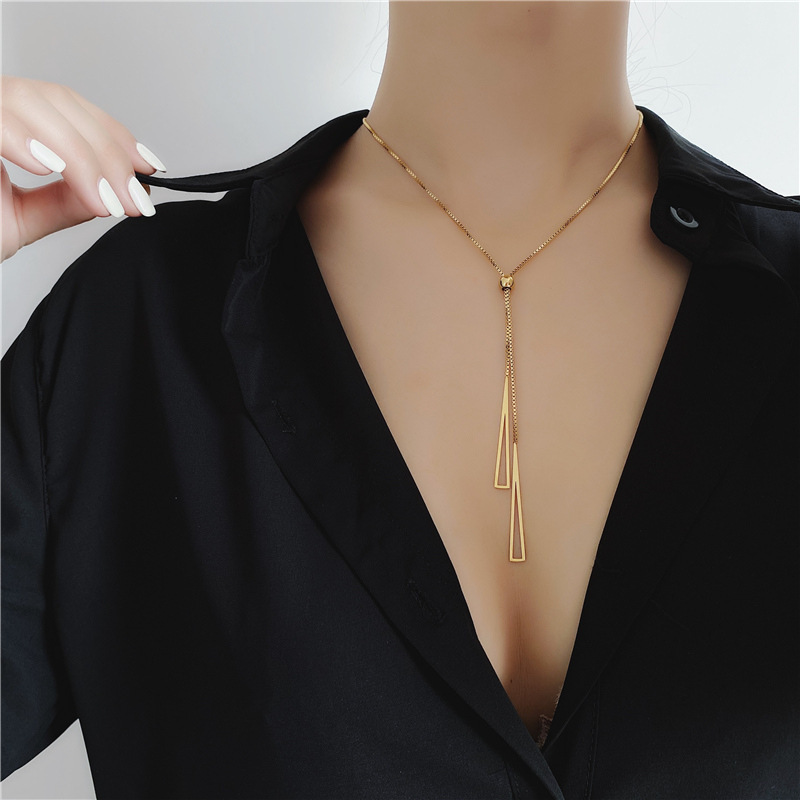 Internet Celebrity Fashion Titanium Steel Necklace For Female Niche, High-End And Durable Collarbone Chain, Light Luxury And Versatile Four Leaf Grass Jewelry