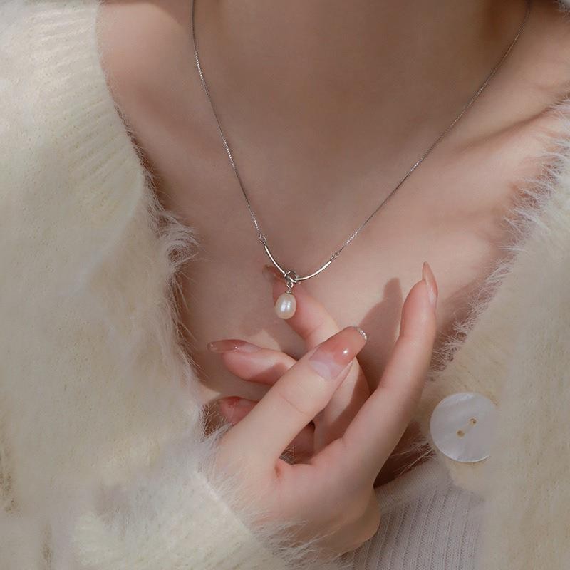 Korean Version S925 Silver Temperament Water Drop Necklace, Women's Retro Fashion, Elegant And Simple Collarbone Chain, Creative And Artistic Jewelry Trend