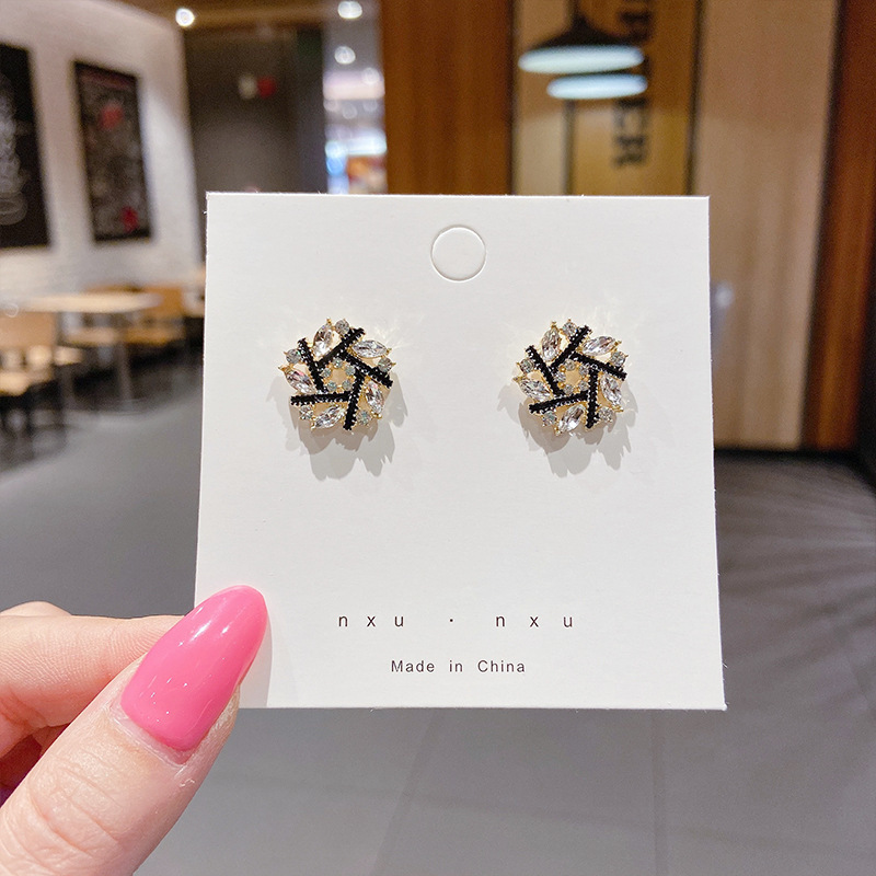 925 Silver Needle Earrings Women's Floor Stand Night Market Source Korean Fashion New Popular Earrings Wholesale Popular Earrings